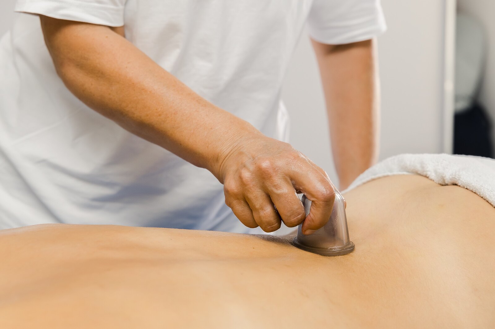 massage-in-thun-schroepfbehandlung.jpg